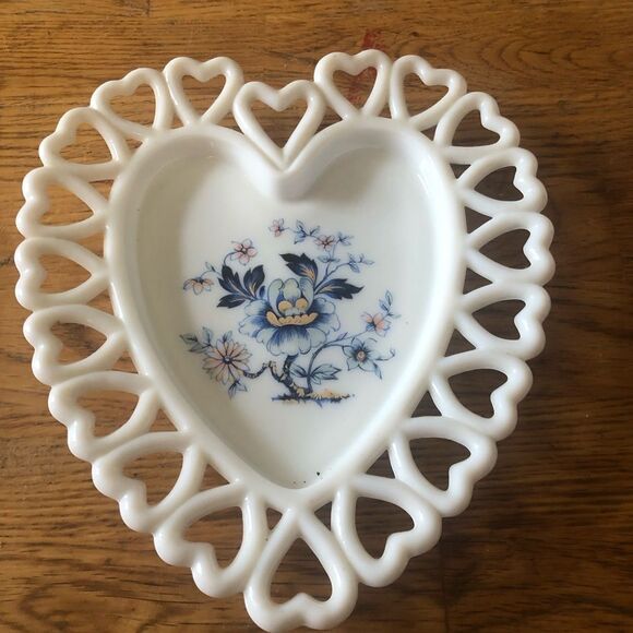 Westmoreland White Heart-Shaped Dish with Blue Floral Design - Picture 2 of 4